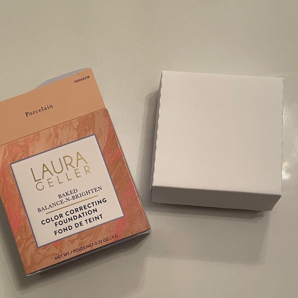 Laura Geller Baked Color Correcting Foundation - Porcelain - Picture 2 of 5